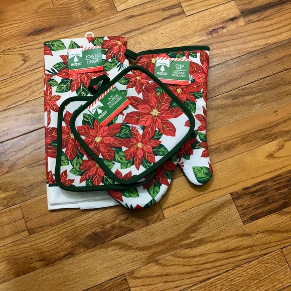 4pc Christmas Kitchen Set - Red, Green & White - Picture 2 of 6